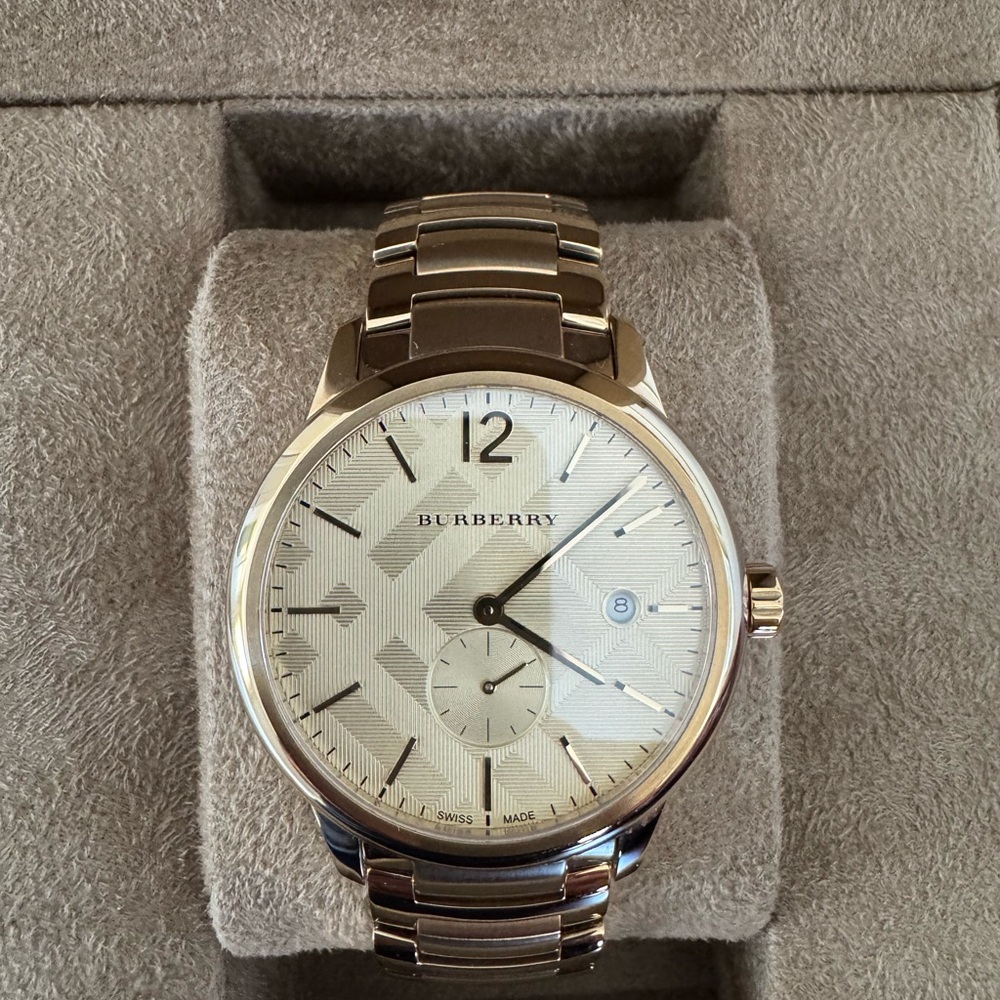 ✨SOLD✨ Men’s Gold Burberry Watch 40mm